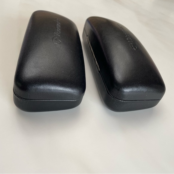 Pair of Visionworks hard shell glasses cases - Picture 5 of 9
